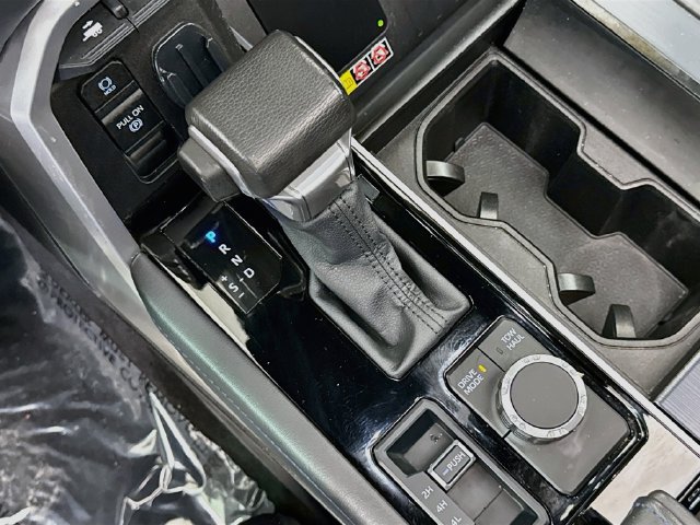 Used 2025 Toyota Sequoia Platinum AWD/4WD image 17