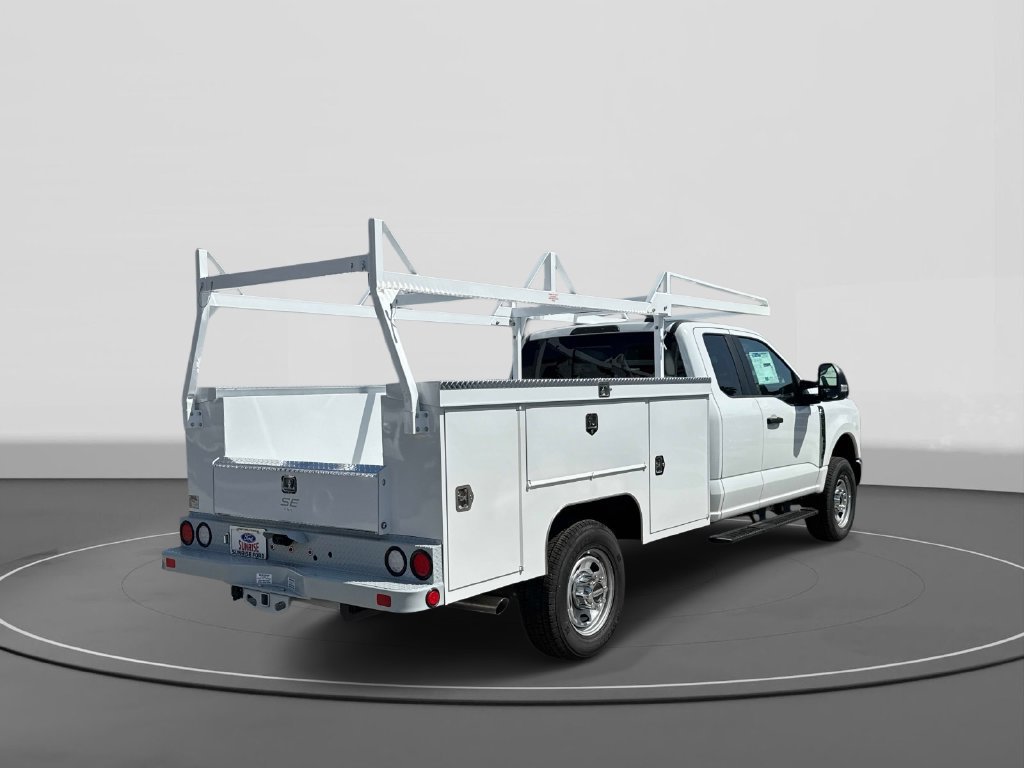 New 2026 Ford F350 XL w/ XL Chrome Package AWD/4WD image 4
