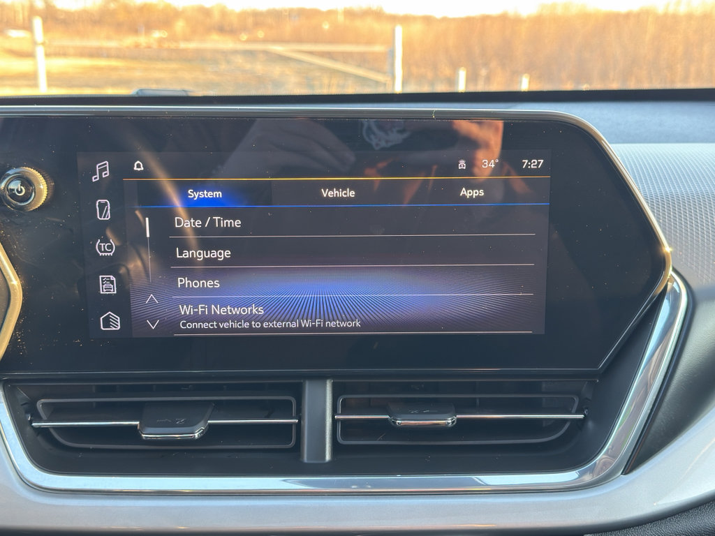 Used 2024 Chevrolet Trax LT w/ Sunroof Package image 25