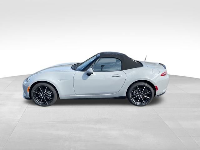 New 2025 MAZDA MX-5 Miata Grand Touring w/ Appearance Package image 2