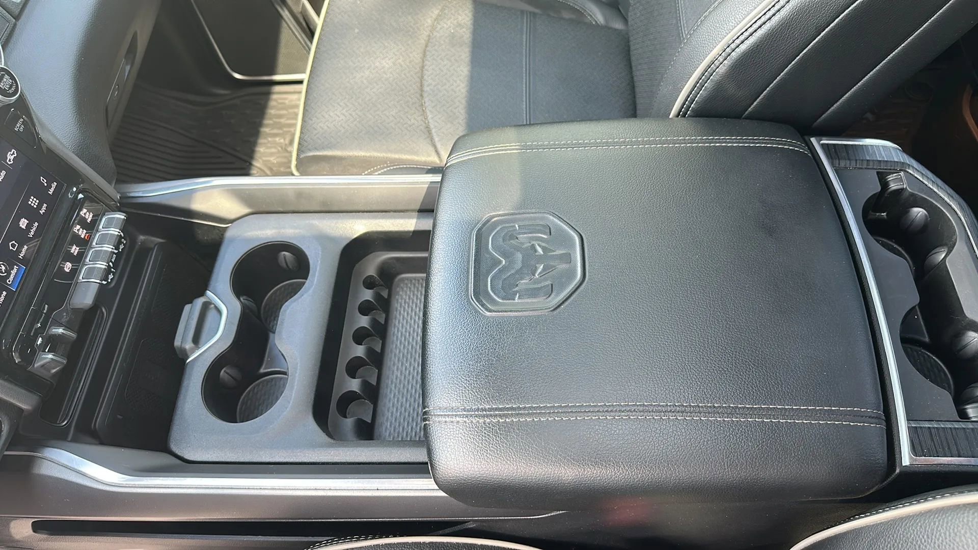 Used 2024 RAM 3500 Laramie w/ Night Edition AWD/4WD image 40