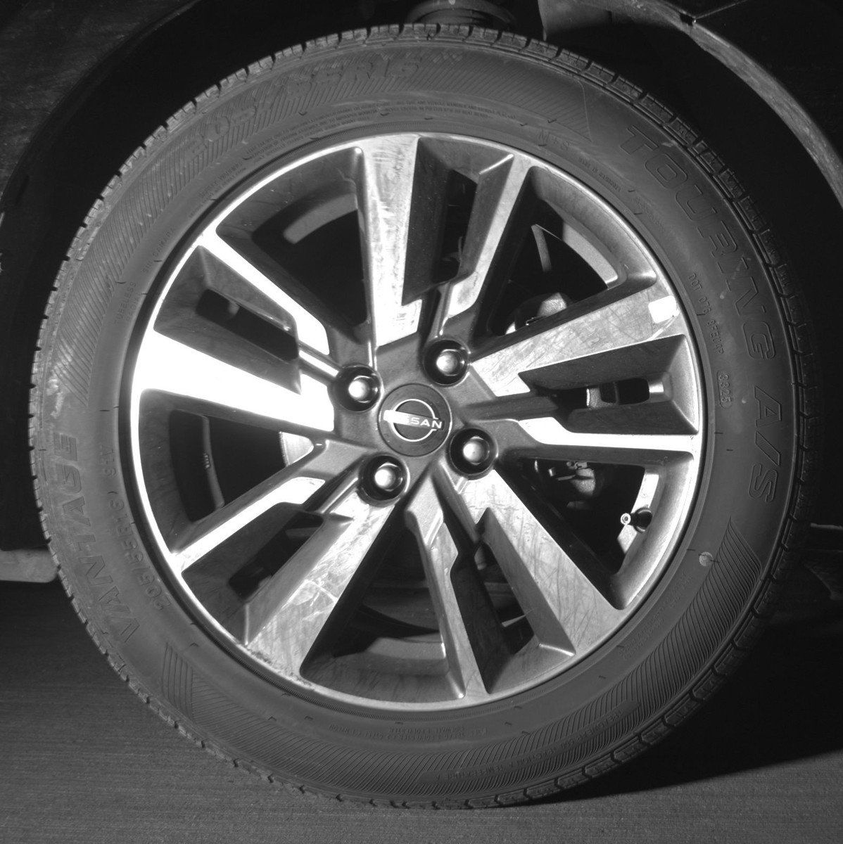 Used 2025 Nissan Versa SV image 13