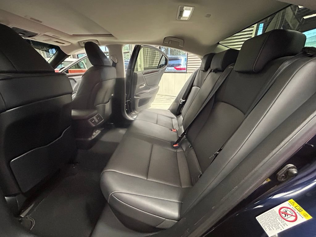 Used 2019 Lexus ES 300h w/ Premium Package FWD image 52