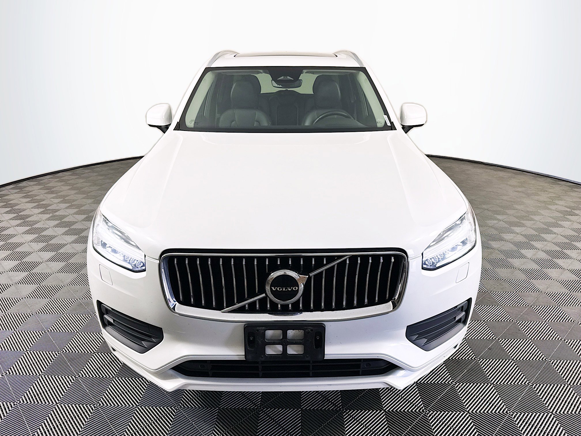 Used 2023 Volvo XC90 B5 Core AWD/4WD image 2