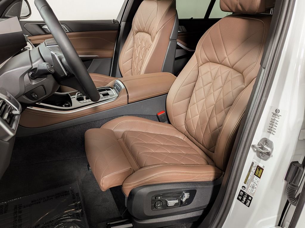 Used 2025 BMW X5 xDrive40i w/ Climate Comfort Package image 15