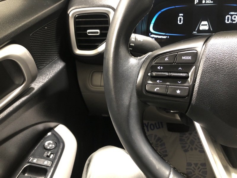 Used 2023 Hyundai Venue SEL image 24