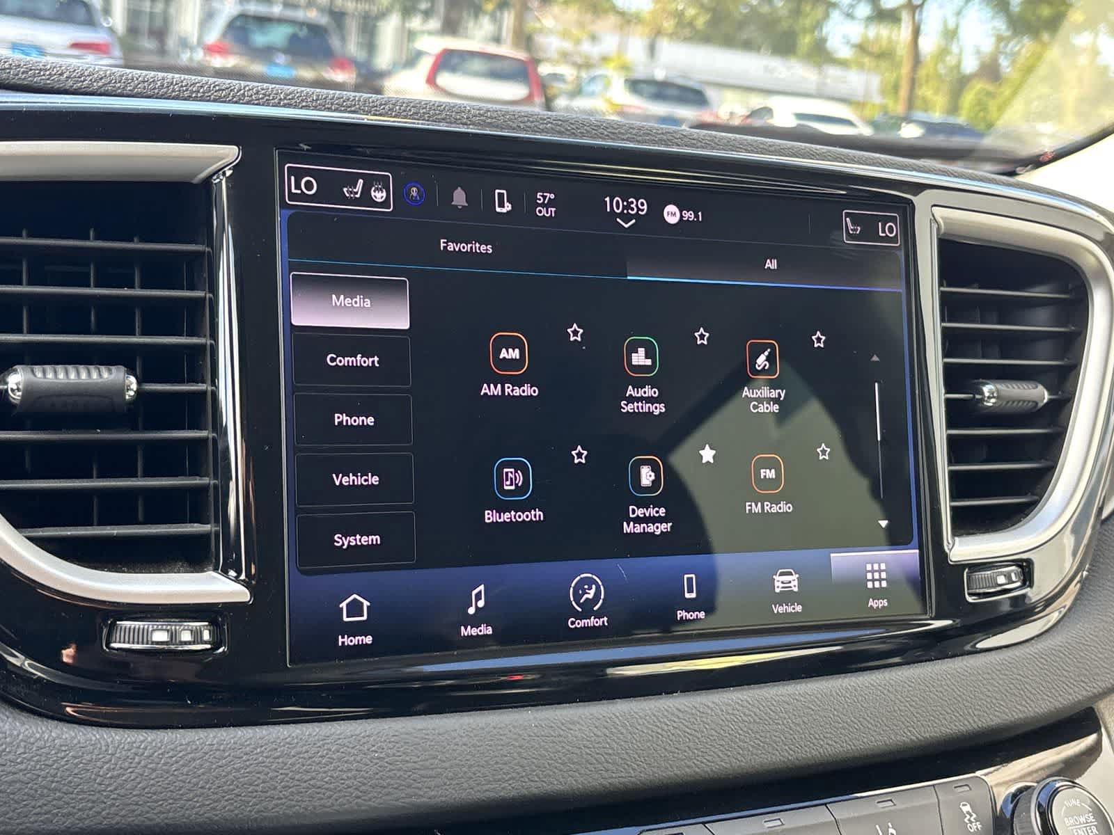Used 2023 Chrysler Pacifica Touring-L FWD image 18
