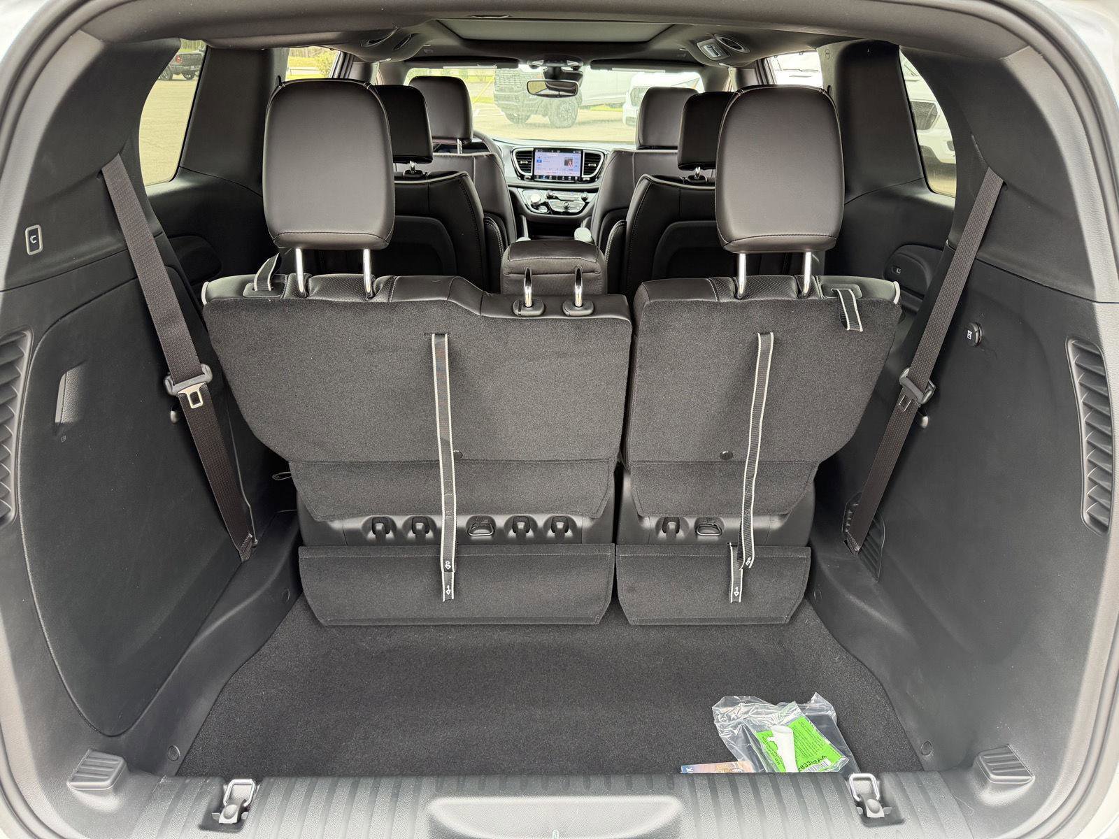 New 2026 Chrysler Pacifica Limited w/ S Appearance Package image 17