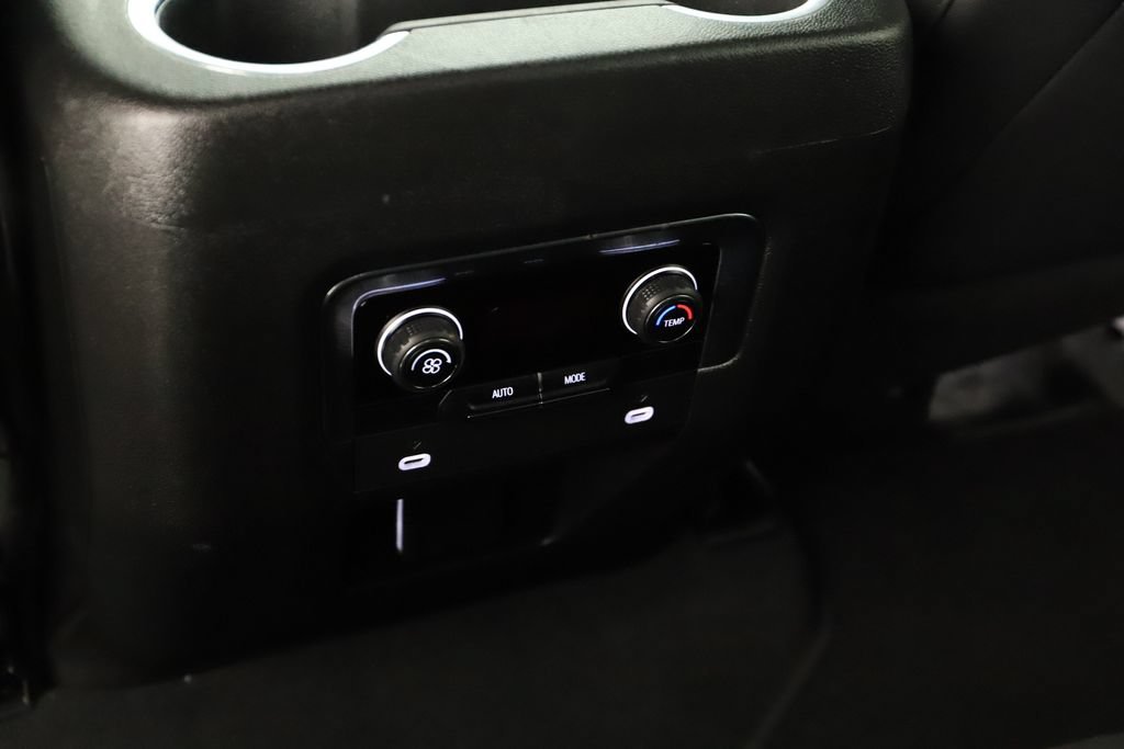 Used 2024 Chevrolet Suburban LS AWD/4WD image 22