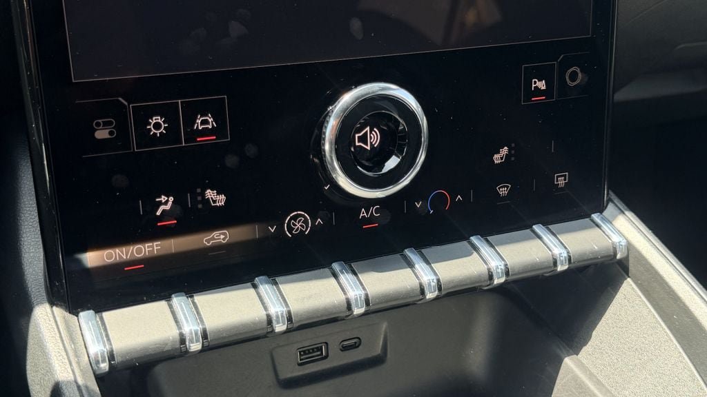 Used 2025 GMC Terrain Elevation FWD image 13