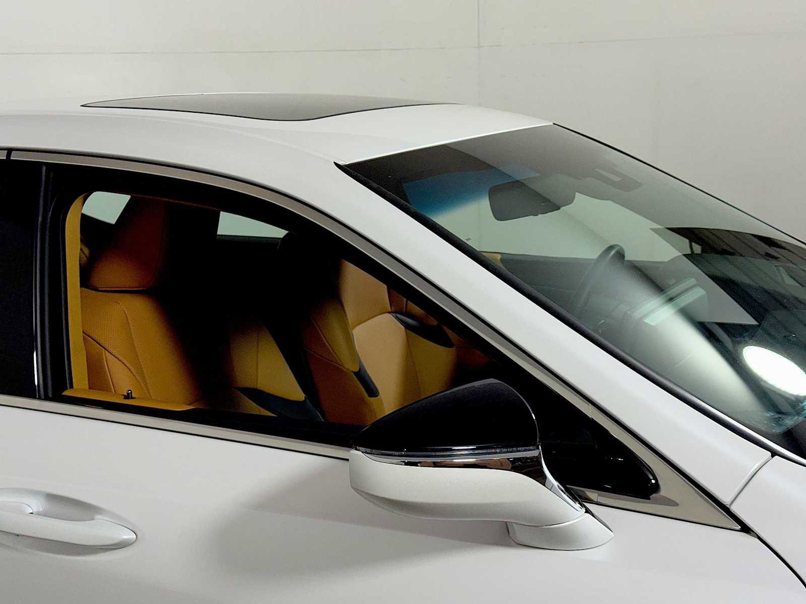 Used 2024 Lexus ES 350 w/ Premium Package image 30