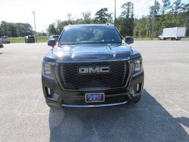 Used 2023 GMC Yukon XL Denali Ultimate AWD/4WD image 3