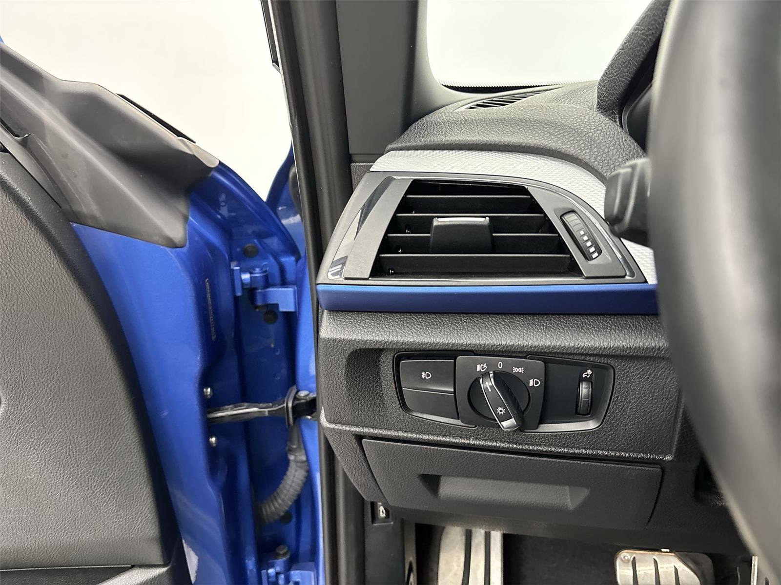 Used 2017 BMW 230i xDrive Convertible AWD/4WD image 31