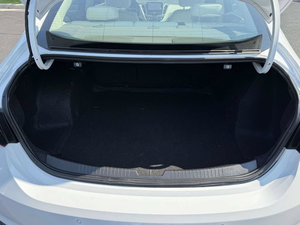 Used 2024 Chevrolet Malibu LT FWD image 17
