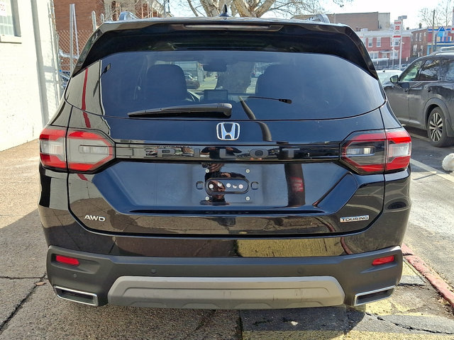 Used 2023 Honda Pilot Touring image 5