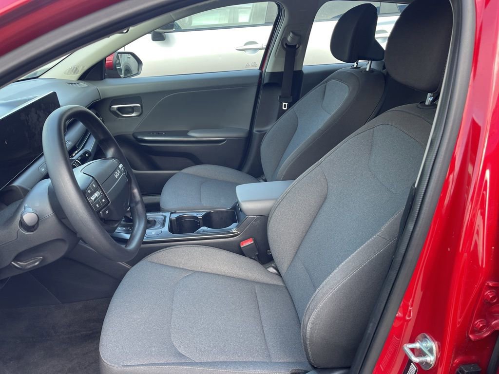Used 2025 Kia K4 LXS image 8