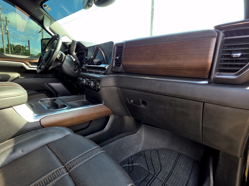 Used 2025 Chevrolet Silverado 3500 High Country w/ High Country Premium Package AWD/4WD image 28