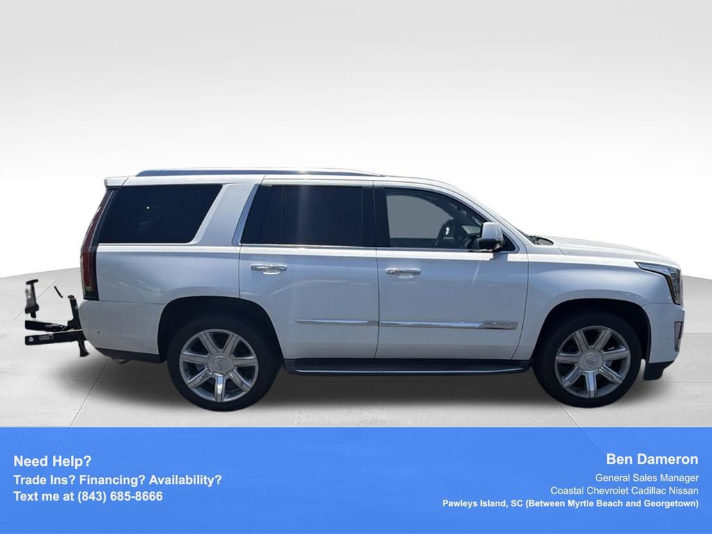 Used 2017 Cadillac Escalade Luxury AWD/4WD image 6
