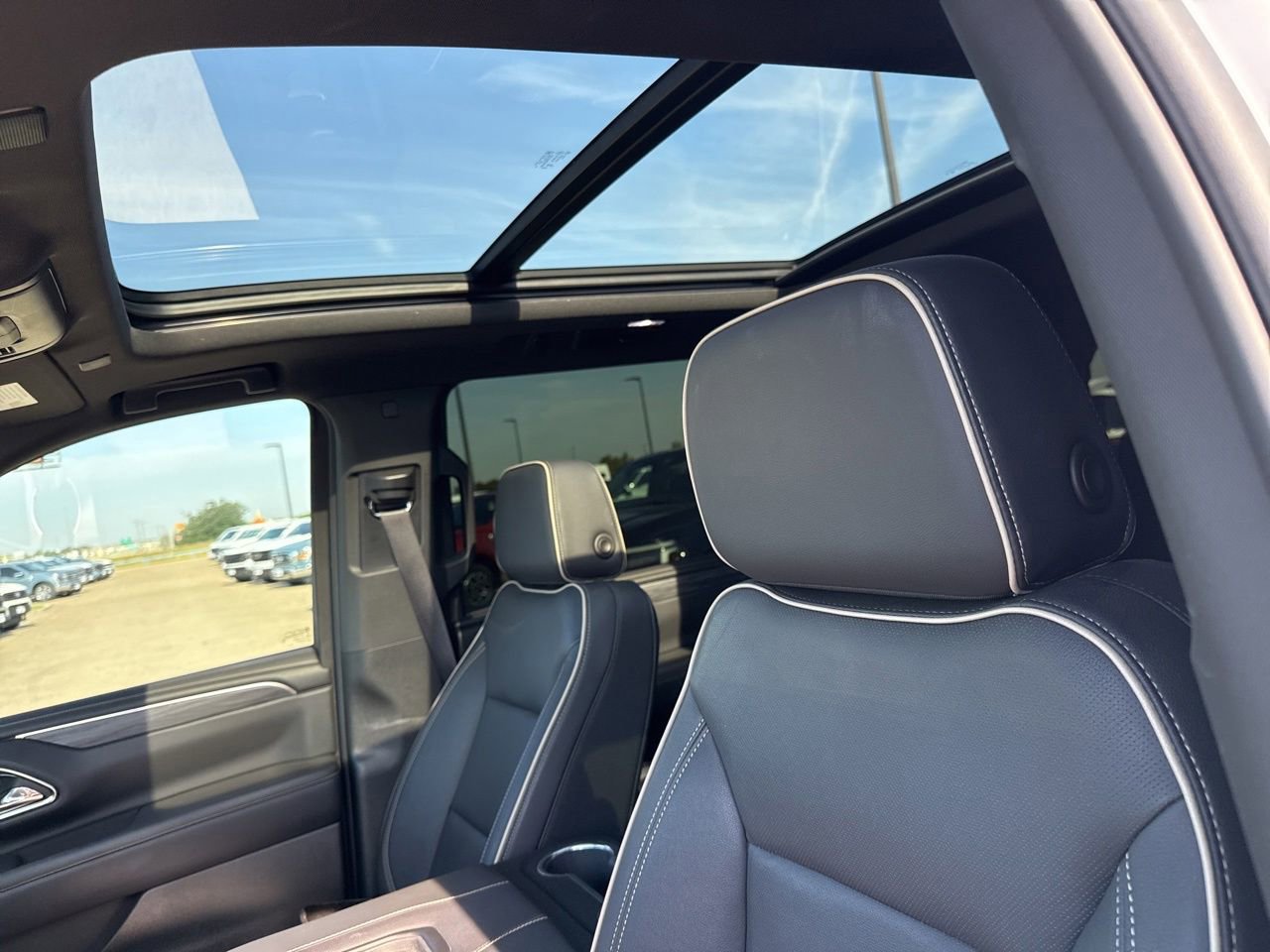 Used 2024 GMC Yukon XL SLT w/ SLT Luxury Package RWD image 20