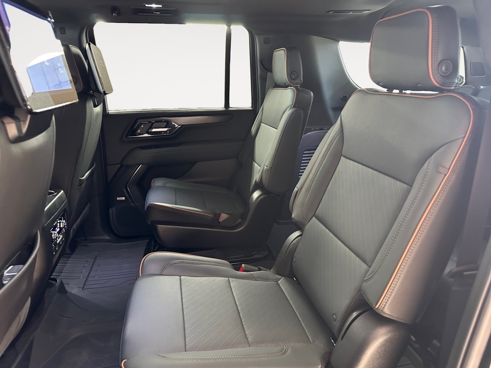 New 2026 GMC Yukon XL AT4 w/ AT4 Premium Plus Package AWD/4WD image 24