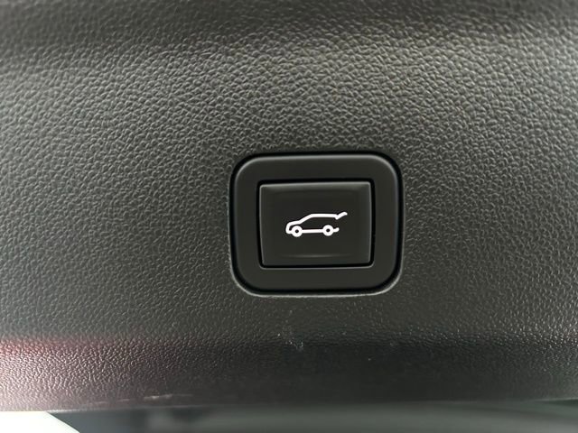 Used 2024 GMC Yukon XL Denali Ultimate image 18