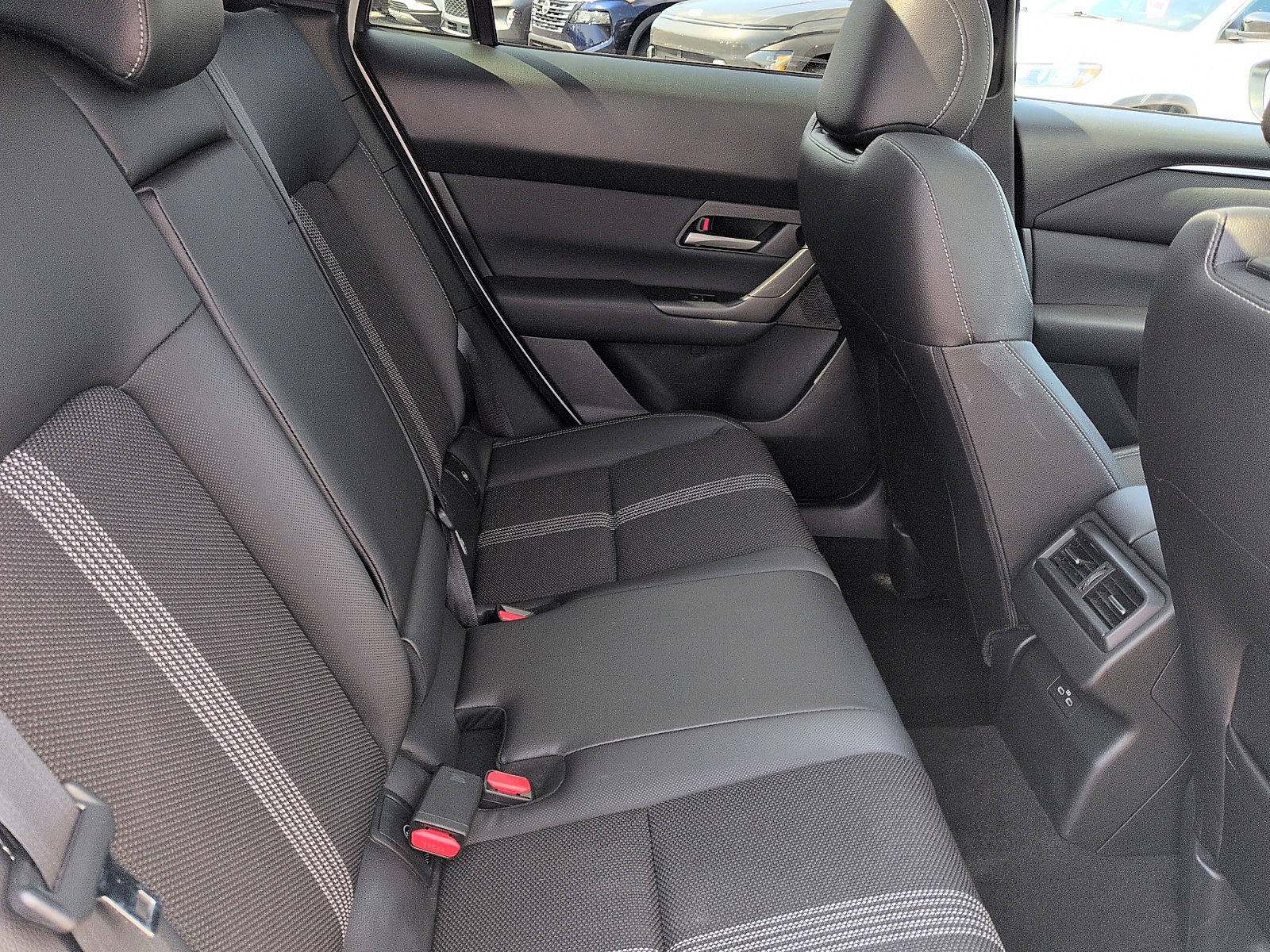 Used 2025 MAZDA CX-50 AWD 2.5 S w/ Premium Package image 8