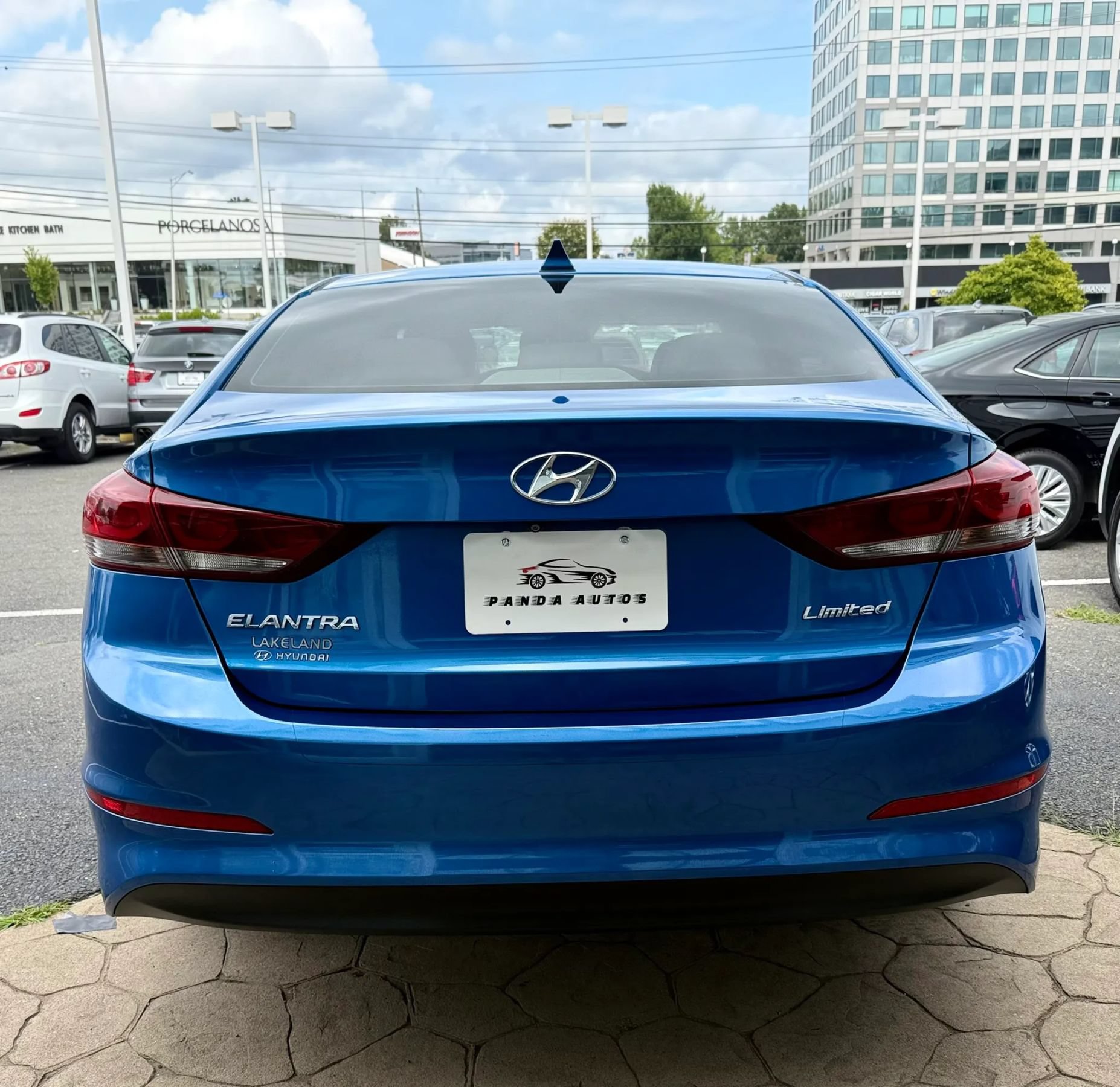 Used 2017 Hyundai Elantra Limited w/ Limited Ultimate Package 05 FWD image 6