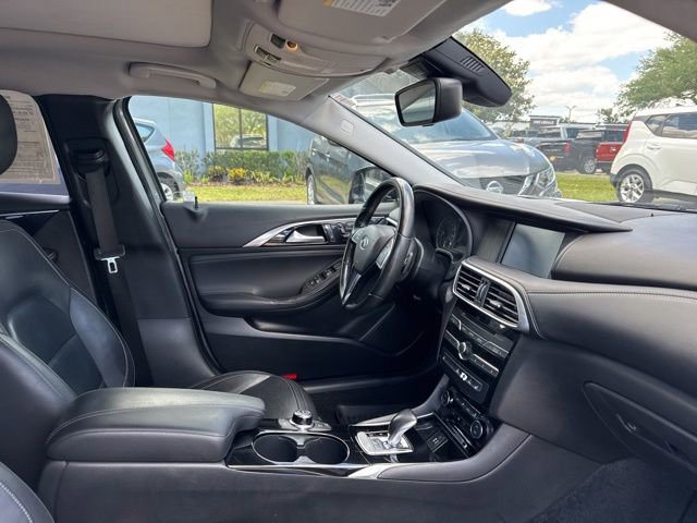 Used 2018 INFINITI QX30 Premium w/ Navigation Package AWD/4WD image 11