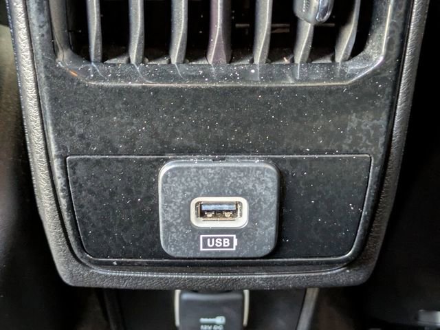 Used 2023 Jeep Compass Limited image 15