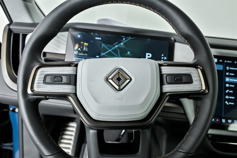 Used 2025 Rivian R1T Premium AWD/4WD image 28