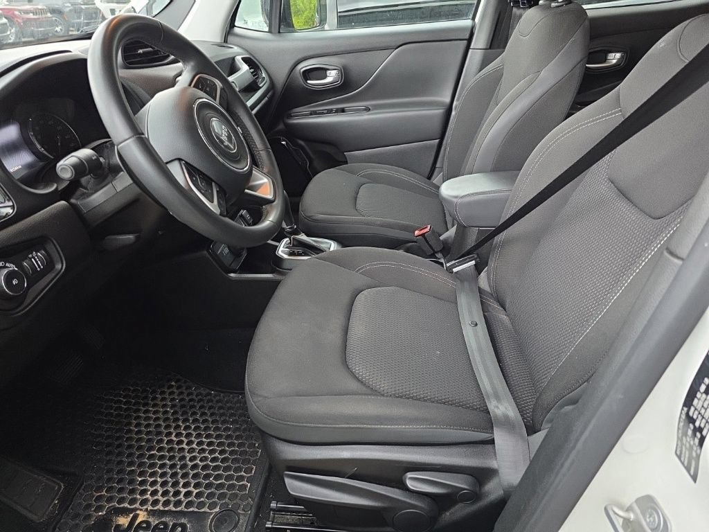 Certified 2023 Jeep Renegade Altitude AWD/4WD image 8