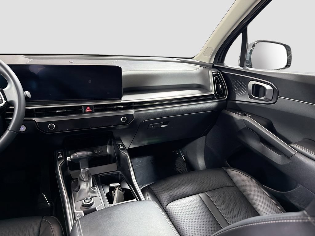 Used 2024 Kia Sorento S w/ Panoramic Sunroof Package FWD image 26