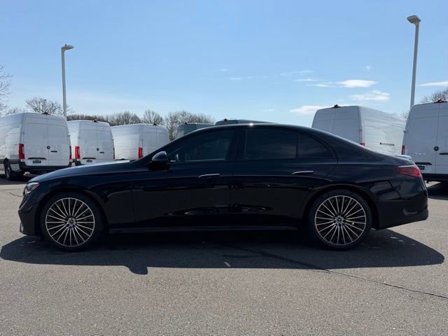 Used 2024 Mercedes-Benz E 350 4MATIC Sedan image 4