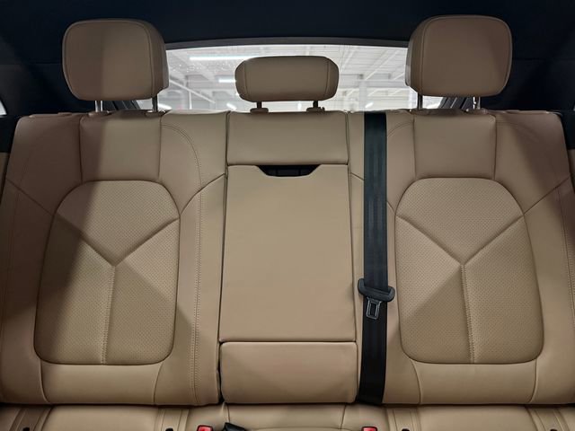 Certified 2026 Porsche Macan AWD/4WD image 27