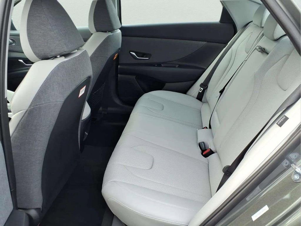 New 2026 Hyundai Elantra Limited FWD image 9