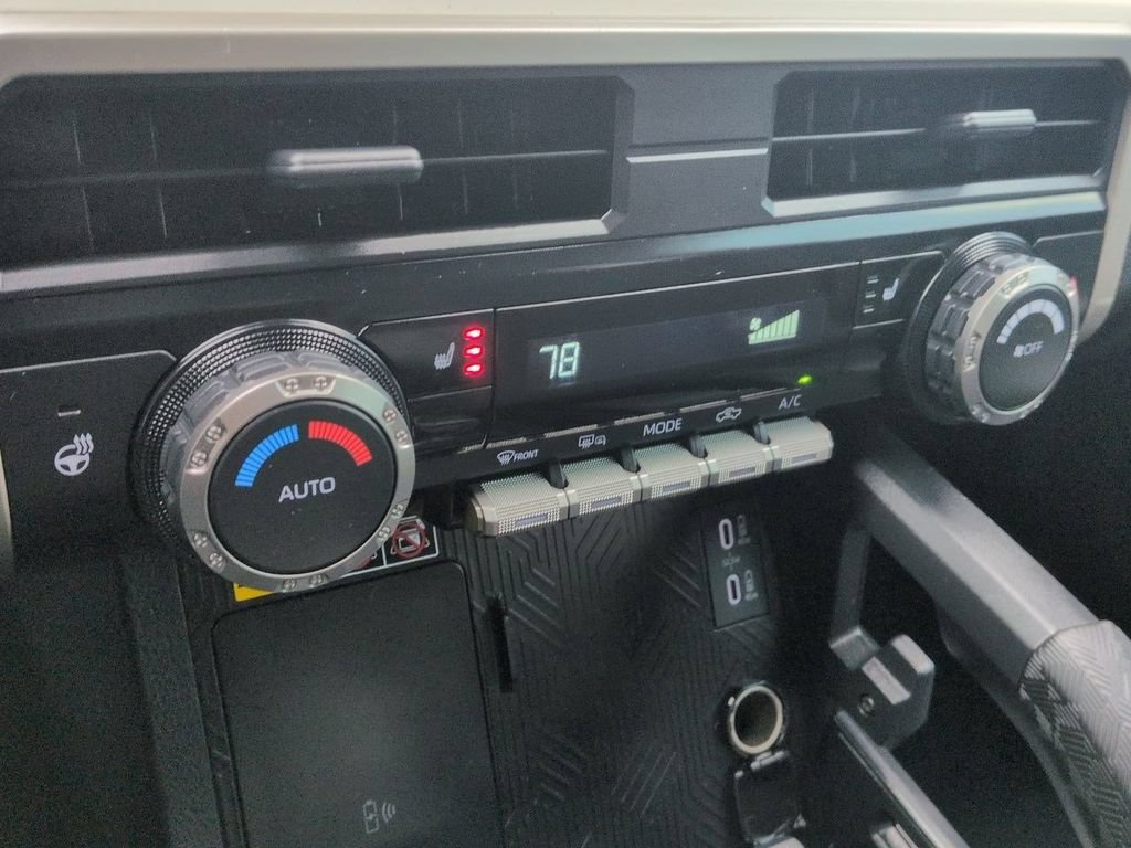 Used 2024 Toyota Tacoma TRD Sport w/ TRD Sport Upgrade Package AWD/4WD image 21