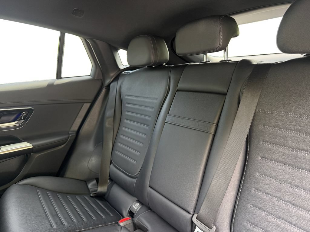Used 2024 Mercedes-Benz GLC 300 4MATIC image 13