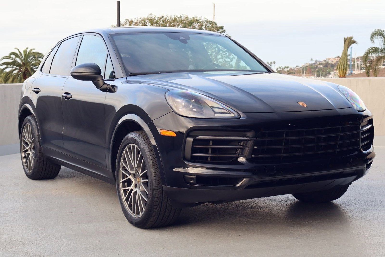 Certified 2023 Porsche Cayenne Platinum Edition image 7