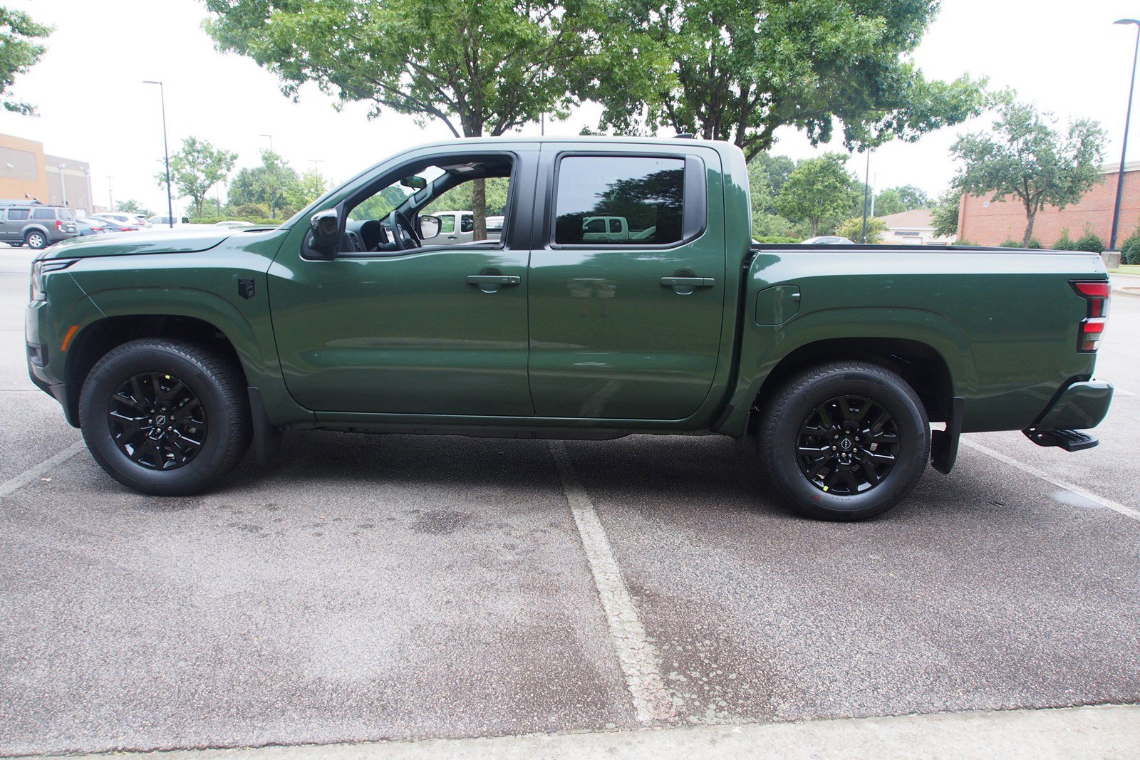 Used 2026 Nissan Frontier SV image 4