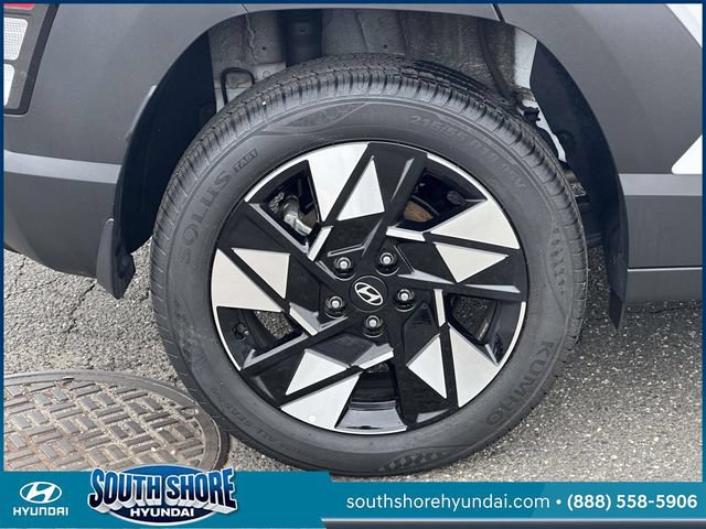 Certified 2025 Hyundai Kona SEL AWD/4WD image 10