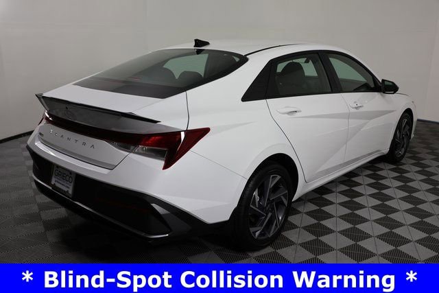 Used 2025 Hyundai Elantra Sport image 8