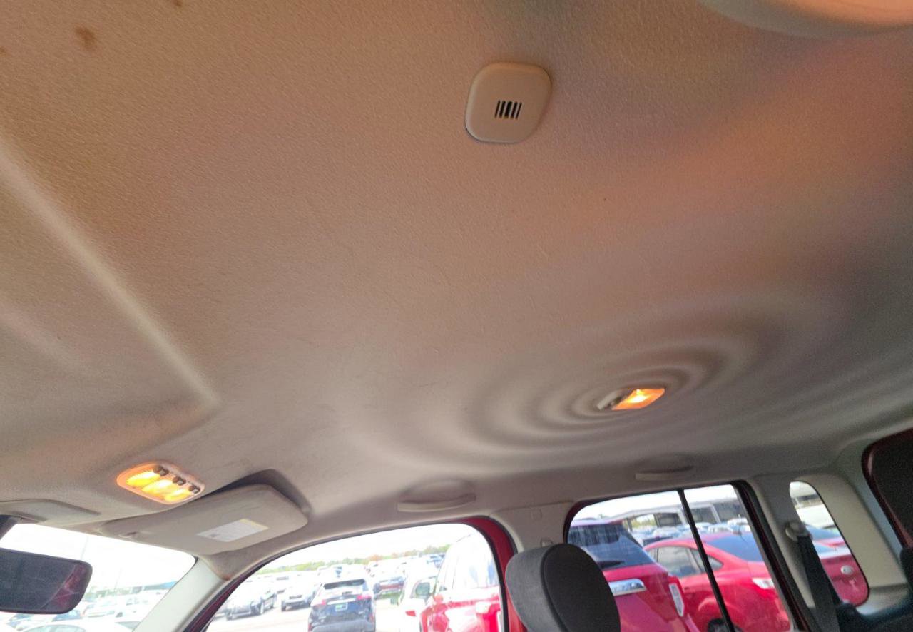 Used 2011 Nissan Cube 1.8 S w/ Interior Designer Pkg FWD image 14