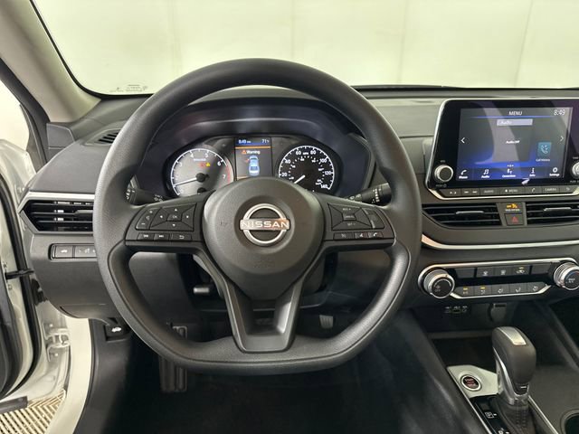 Used 2025 Nissan Altima 2.5 S image 14