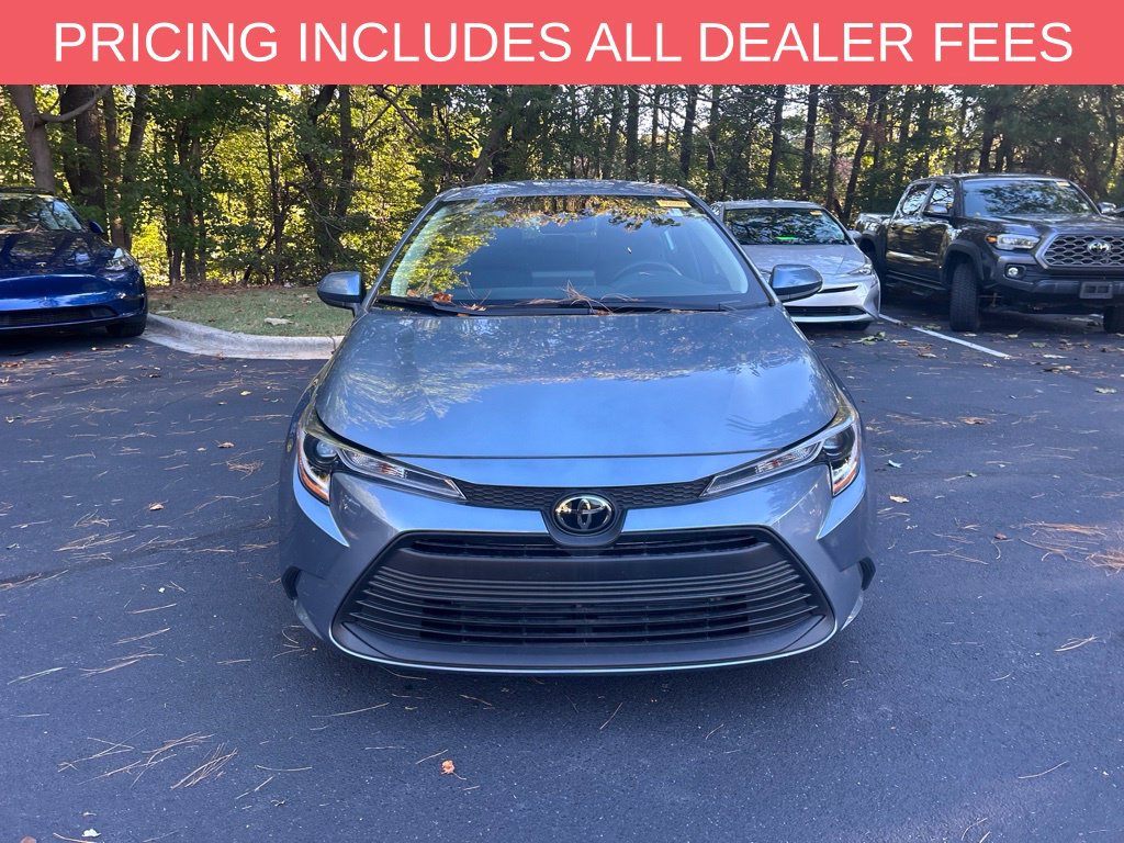 Used 2025 Toyota Corolla LE FWD image 3