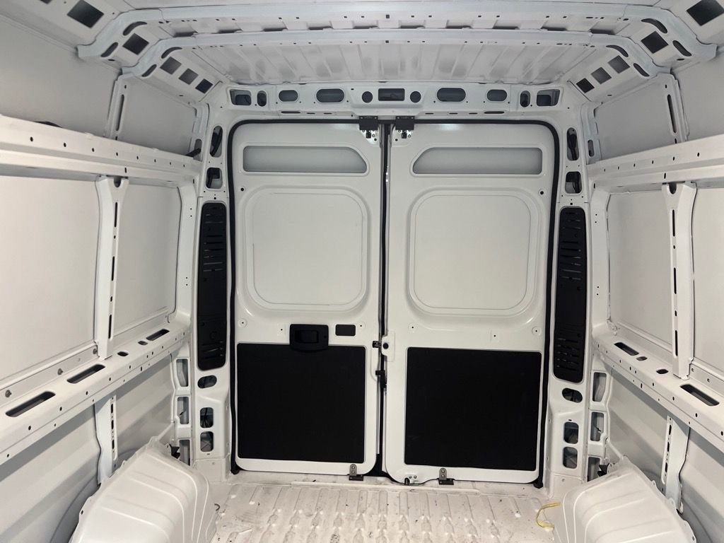 Used 2025 RAM ProMaster 2500 w/ Convenience Group image 17