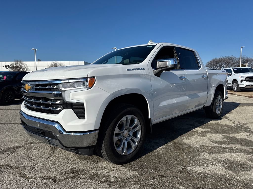 Used 2025 Chevrolet Silverado 1500 LTZ image 2