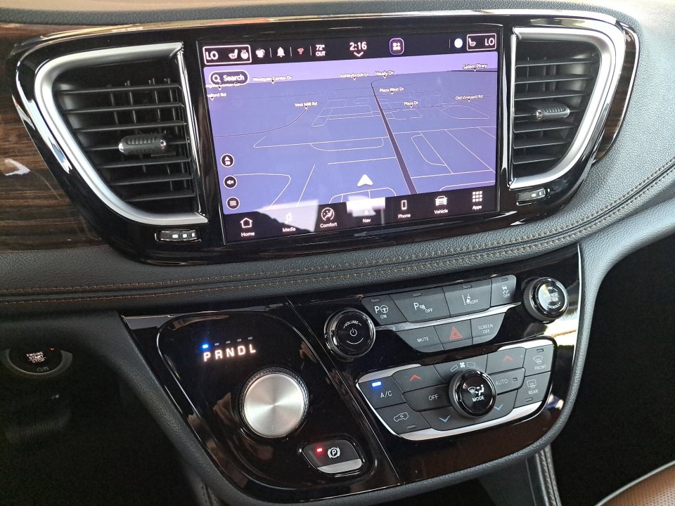Used 2021 Chrysler Pacifica Pinnacle FWD image 31