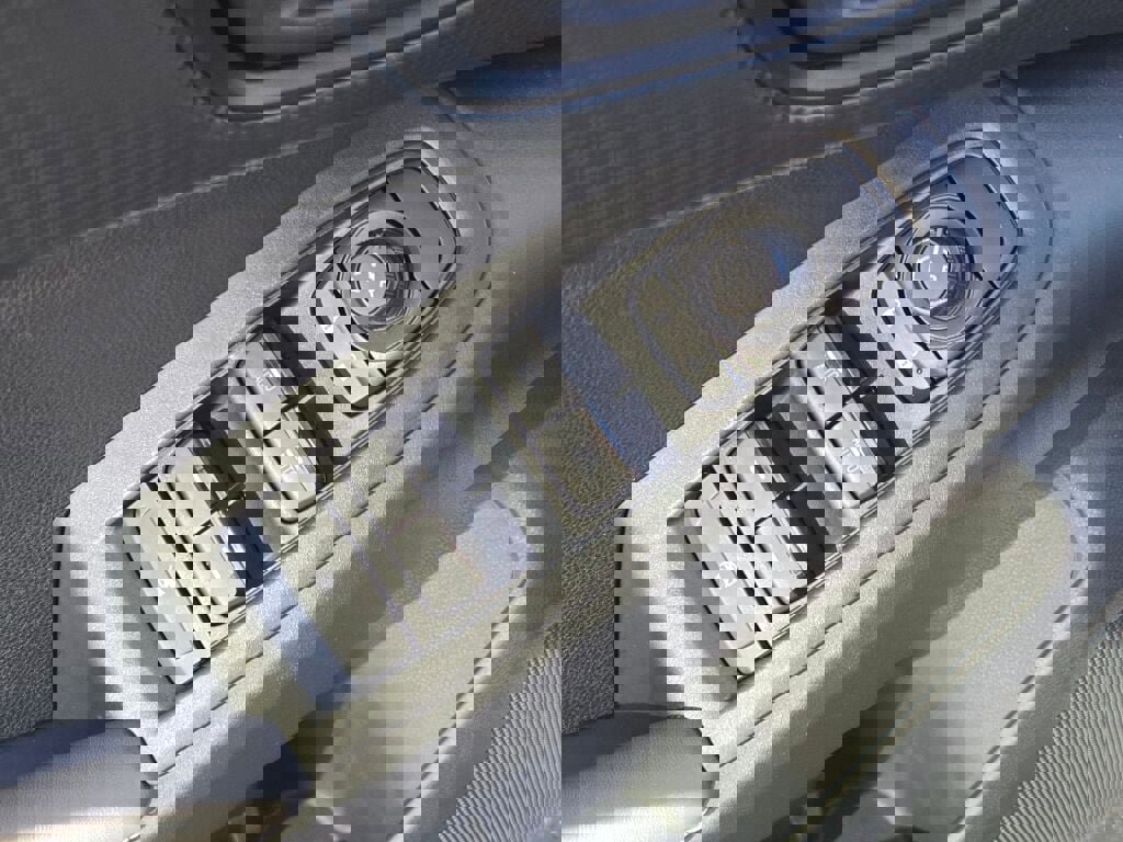 Used 2024 Subaru Crosstrek 2.0i Premium w/ Popular Package #3 image 20