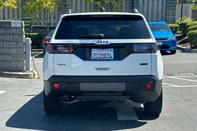 Certified 2026 Jeep Cherokee Overland w/ Trailer Tow Group AWD/4WD image 5