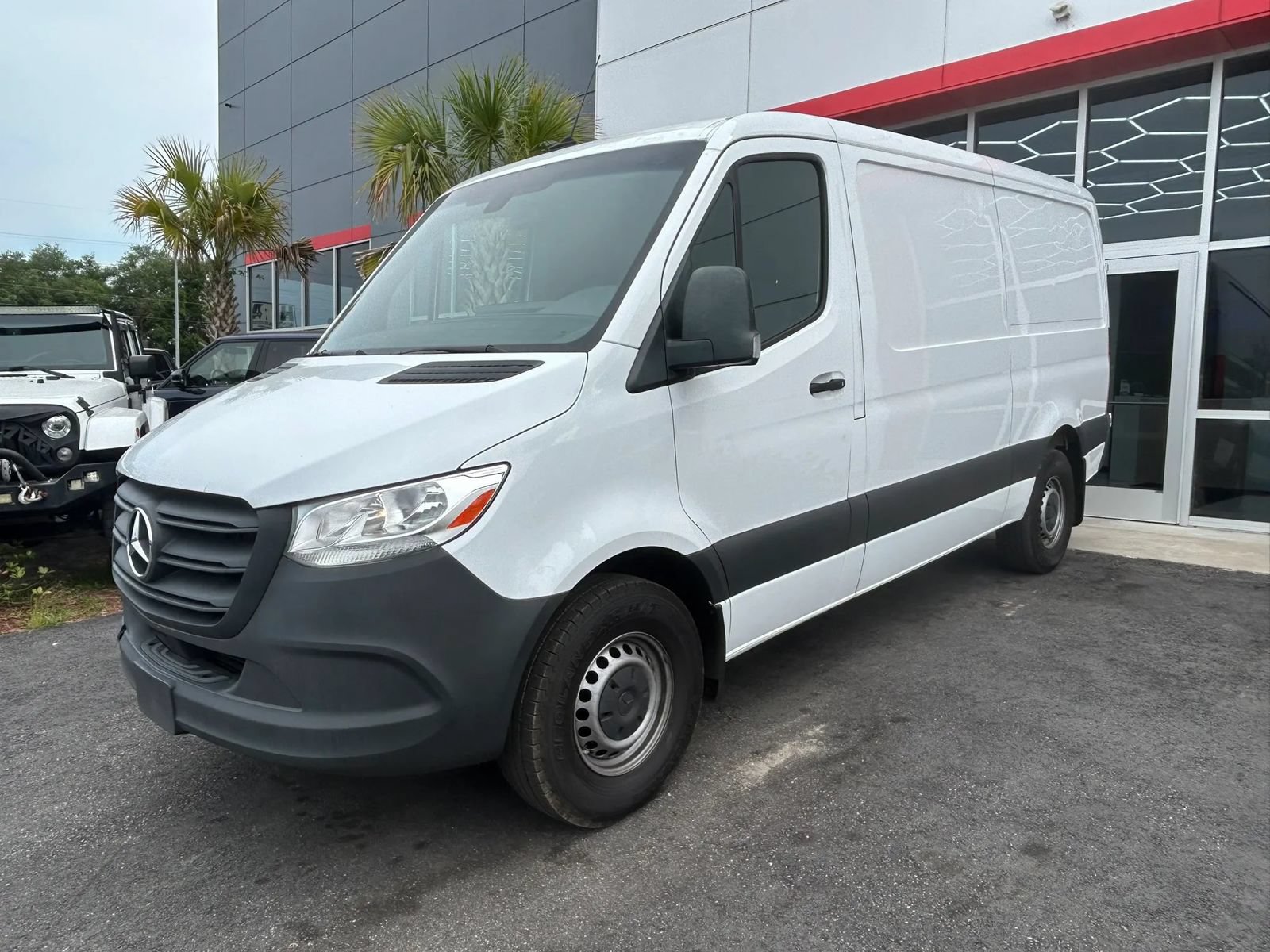 Used 2023 Mercedes-Benz Sprinter 2500 image 1